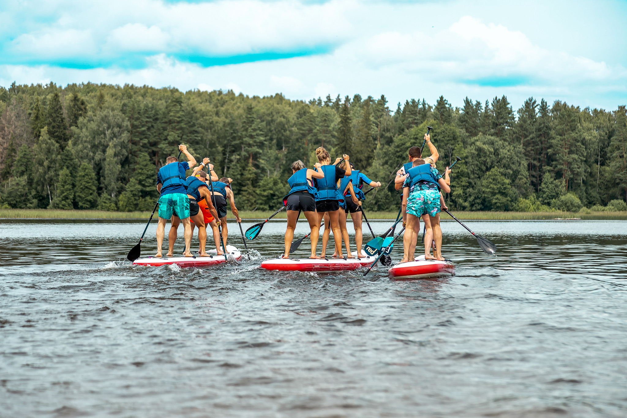 Le tournoi multi-activités pour les compétiteurs.Le Concept : Transformez votre lieu (Parc de château etc..) en arène de jeux. Un tournoi mêlant épreuves physiques réelles et validation digitale instantanée.